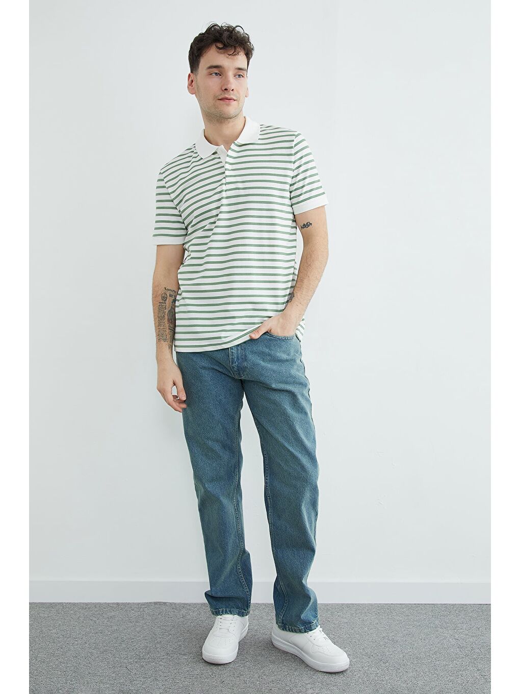 Yeşil Çizgili Polo Yaka Yarım Düğmeli Tişört-3