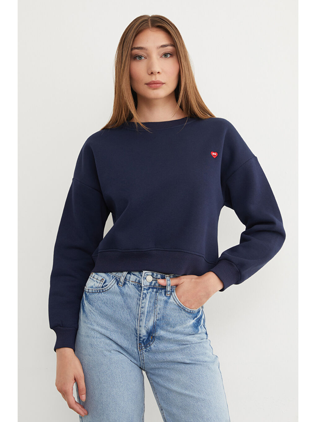 Lacivert 3 İplik Kalp Nakışlı Bisiklet Yaka Sweatshirt-1
