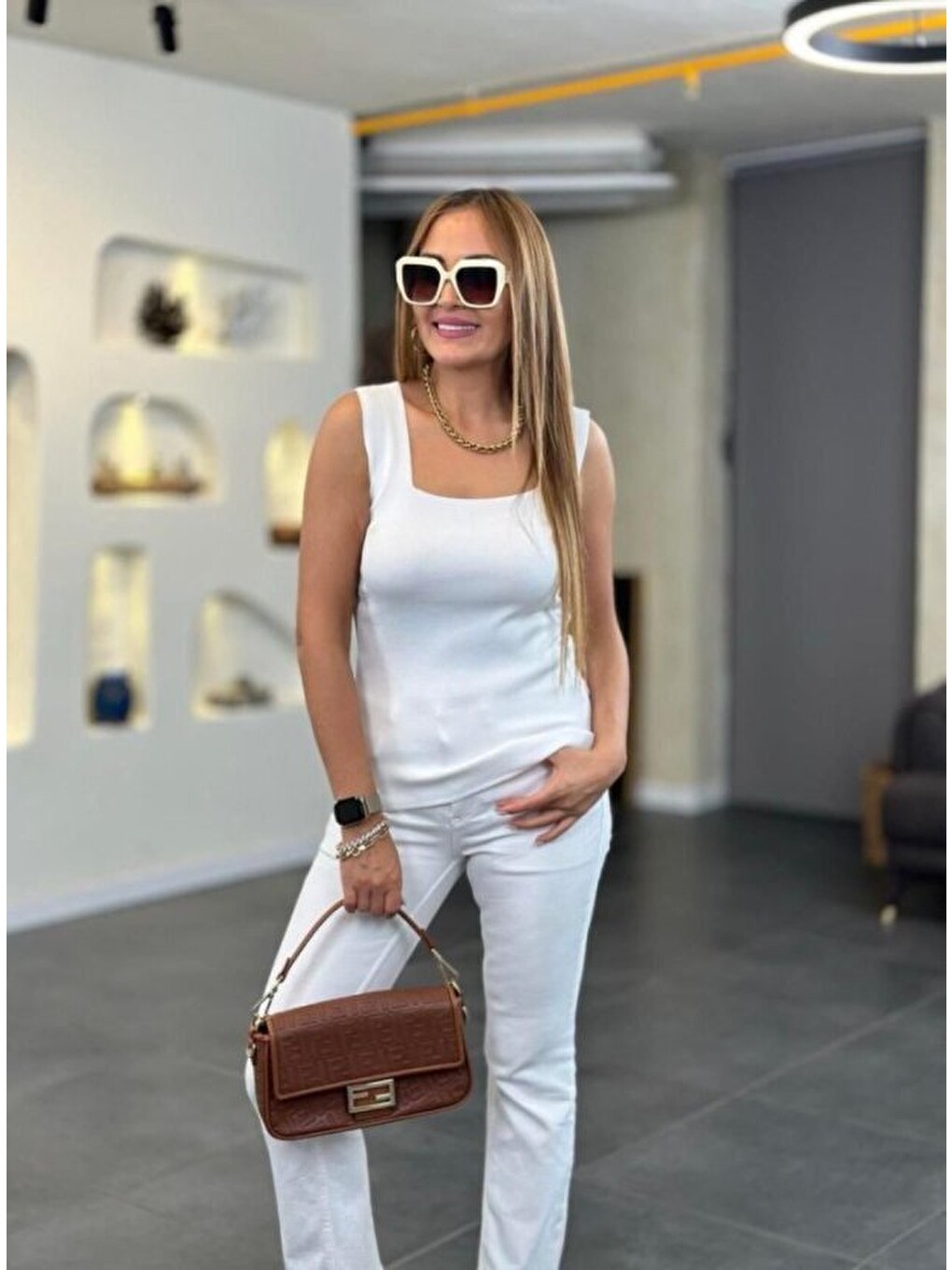 Kadın Kare Yaka Kalın Askılı Beyaz Triko Bluz