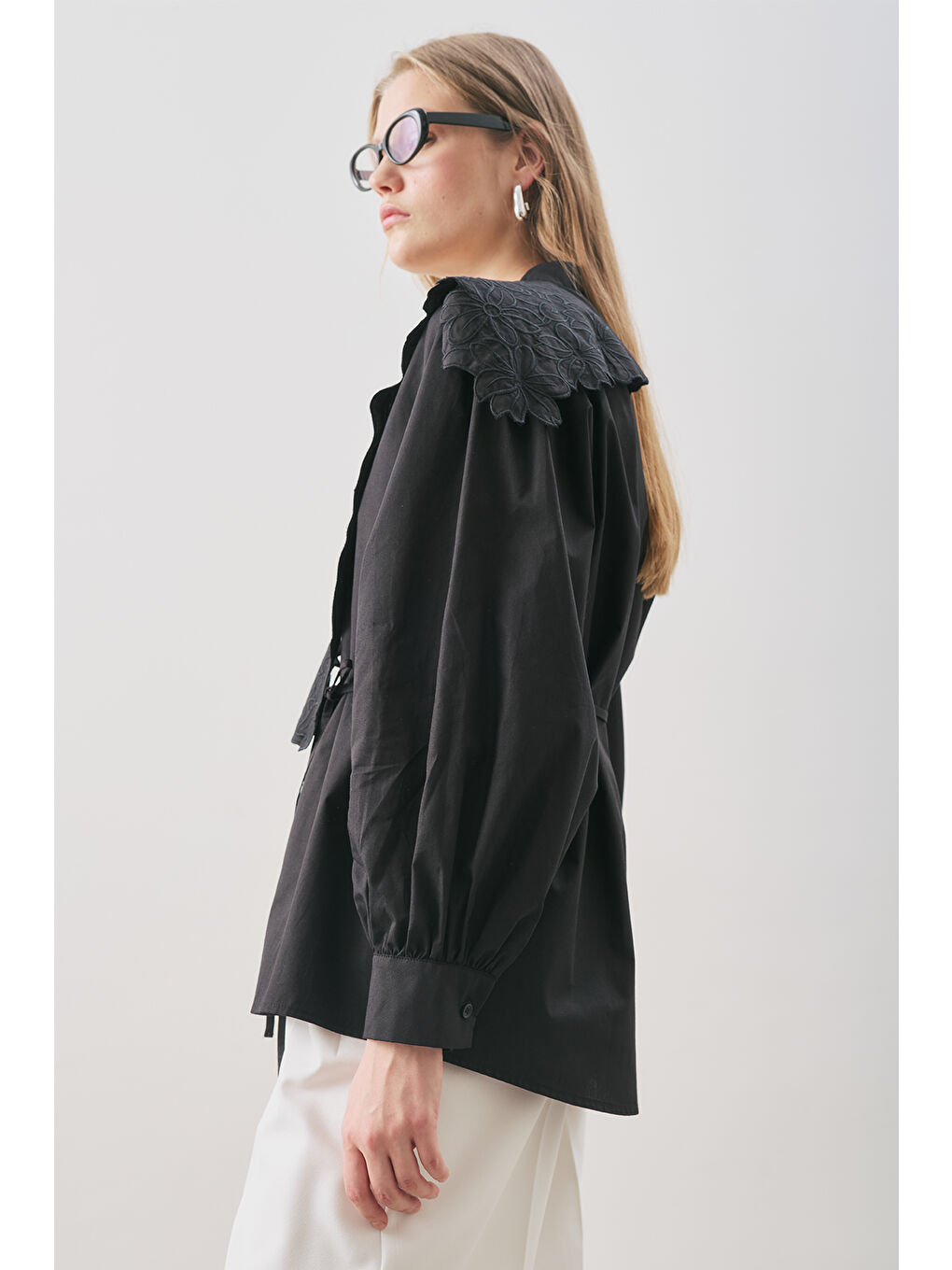 Nakışlı Geniş Yaka Gömlek Siyah-3