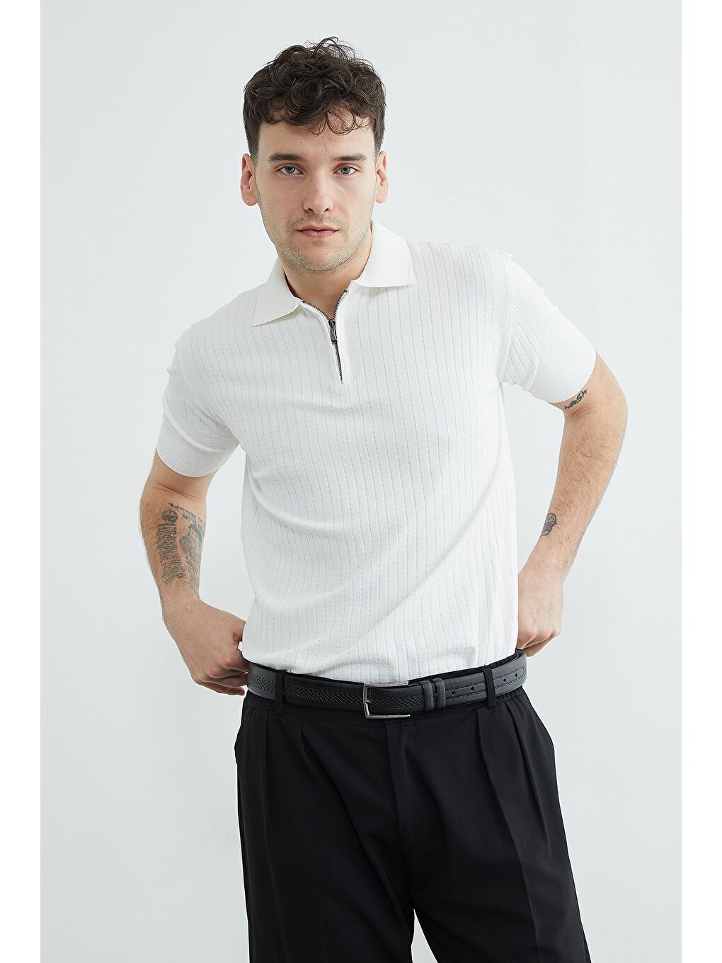 Beyaz Fitilli Polo Yaka Yarım Fermuarlı Triko Tişört-3