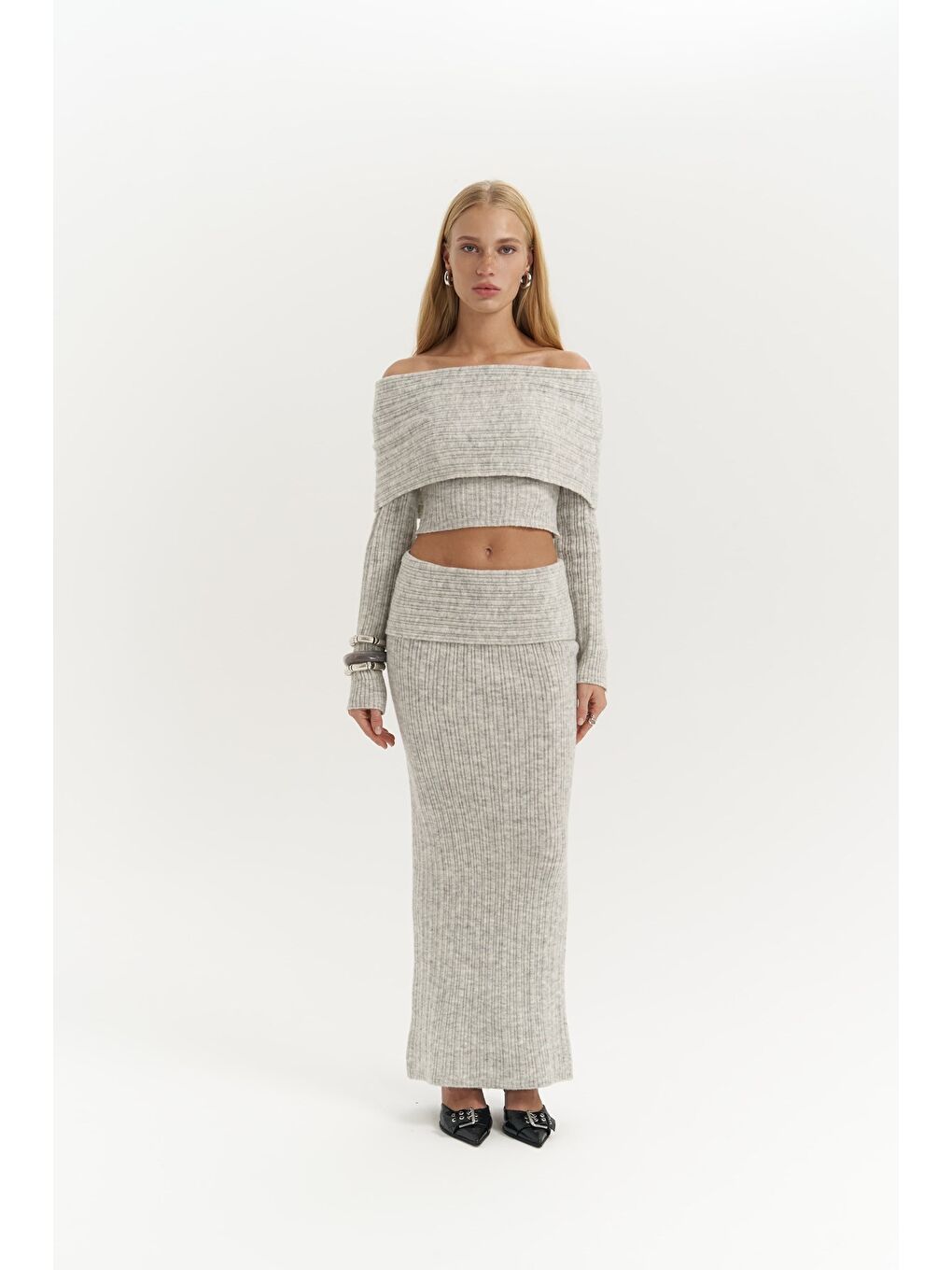 Sevara Carmen Yaka Gri Triko Takım-1