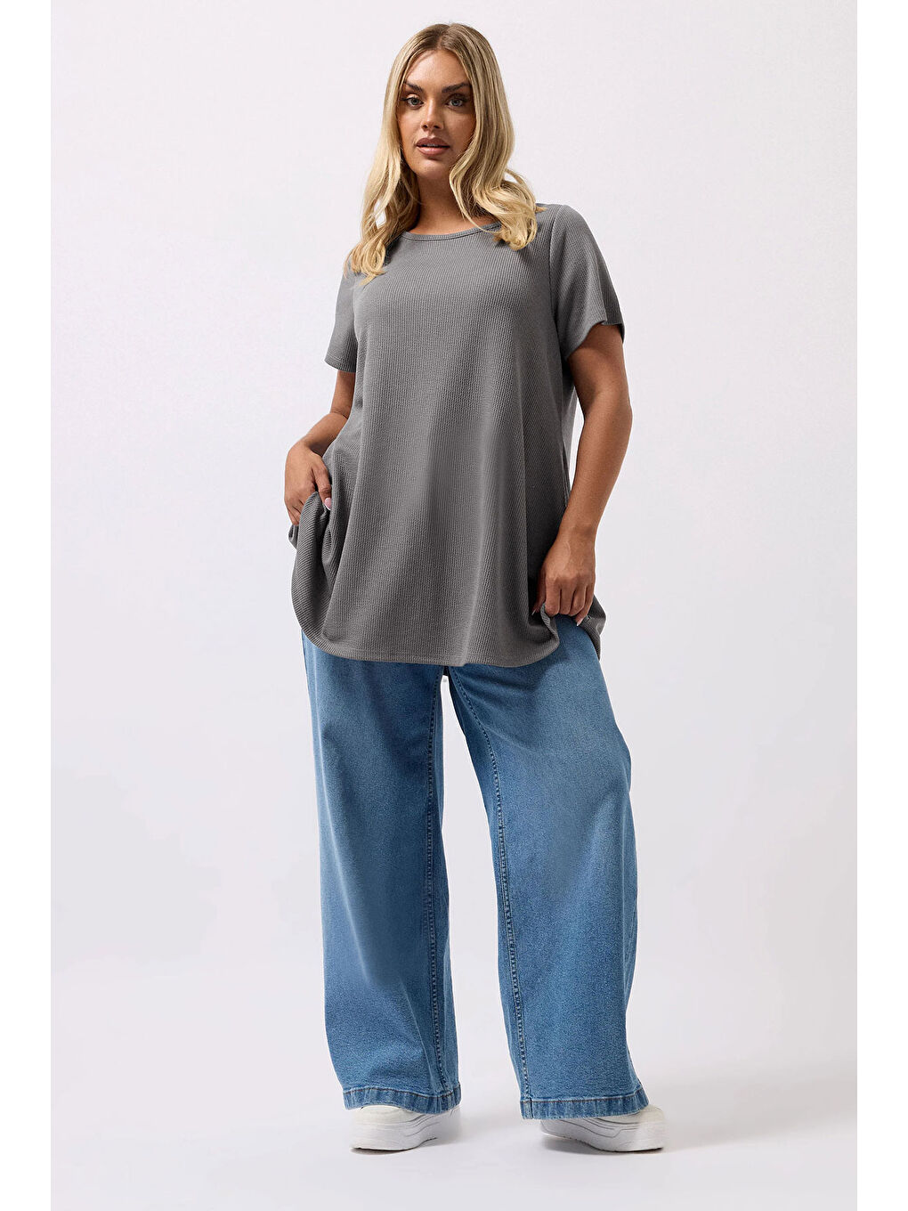 Gri Büyük Beden Bisiklet Yaka Kısa Kollu Fitilli Esnek Kumaş Uzun T-shirt 304026-3