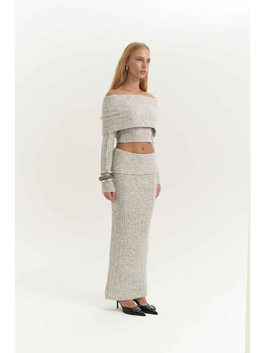 Sevara Carmen Yaka Gri Triko Takım-2