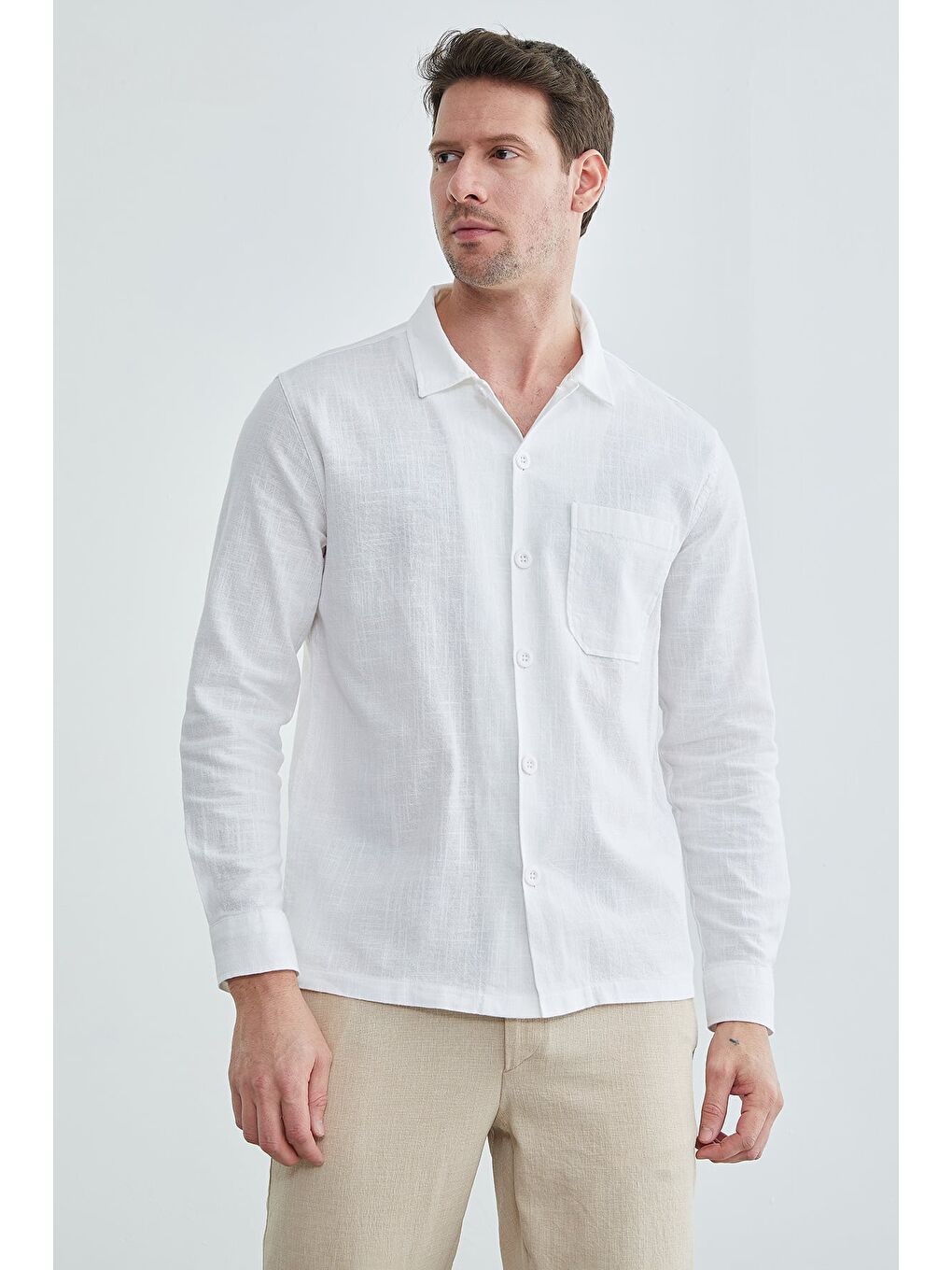 Beyaz Tek Cepli Keten Görünümlü Gömlek-2