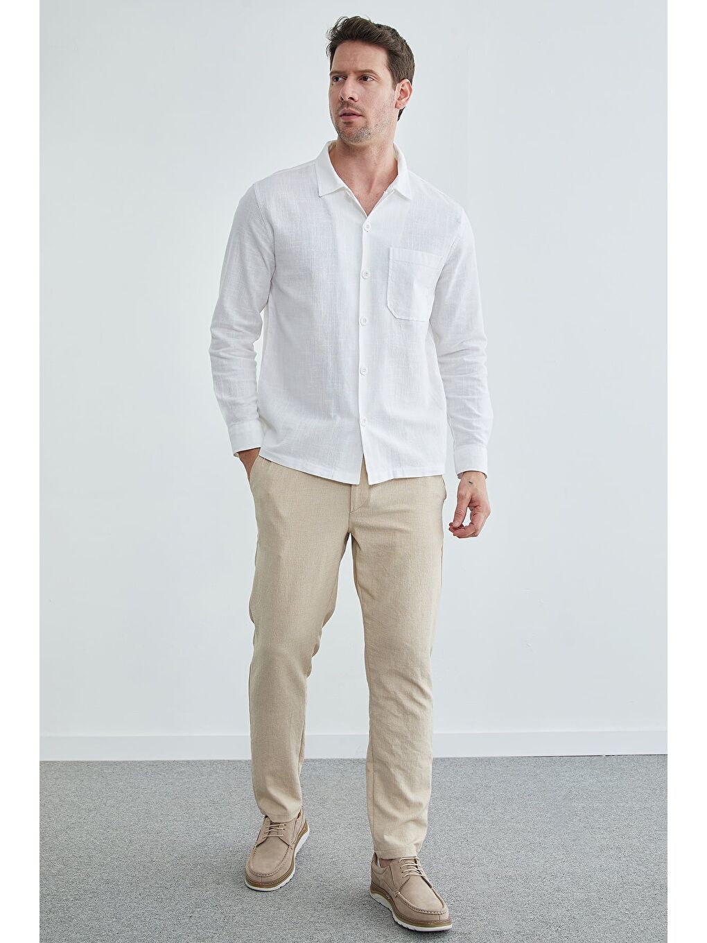 Beyaz Tek Cepli Keten Görünümlü Gömlek-3