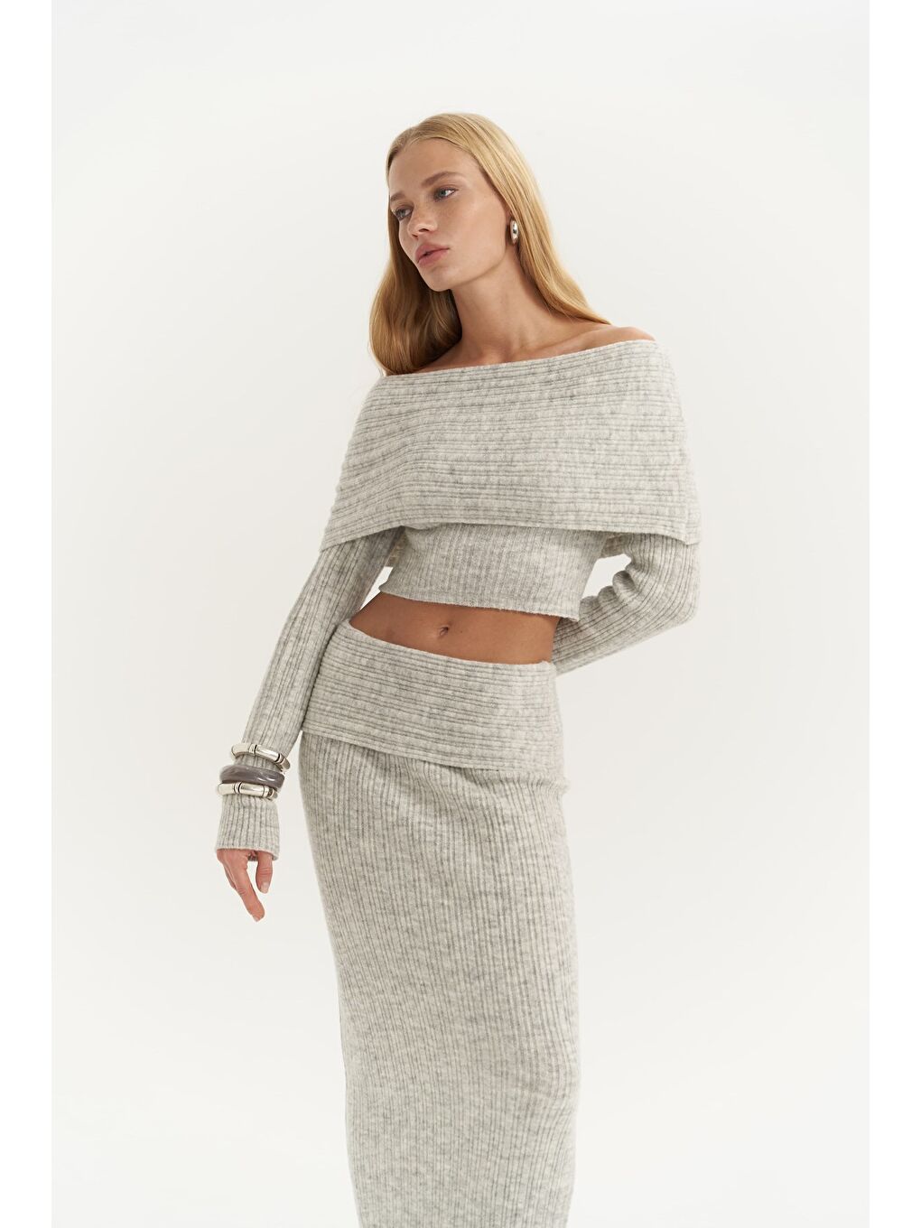 Sevara Carmen Yaka Gri Triko Takım-6