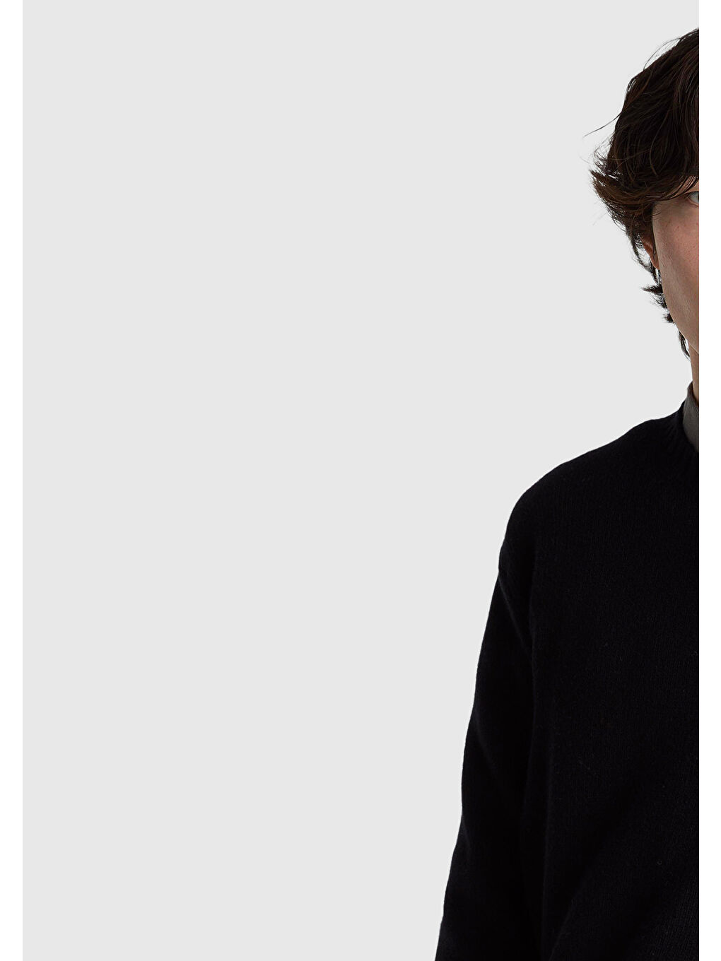 Erkek Siyah Yün Karışımlı Önü Logo İşlemeli Bisiklet Yaka Kazak-2