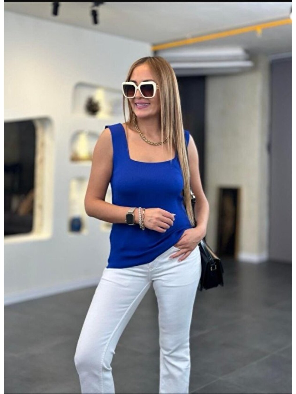 Mavi Kadın Kare Yaka Kalın Askılı Beyaz Triko Bluz-3