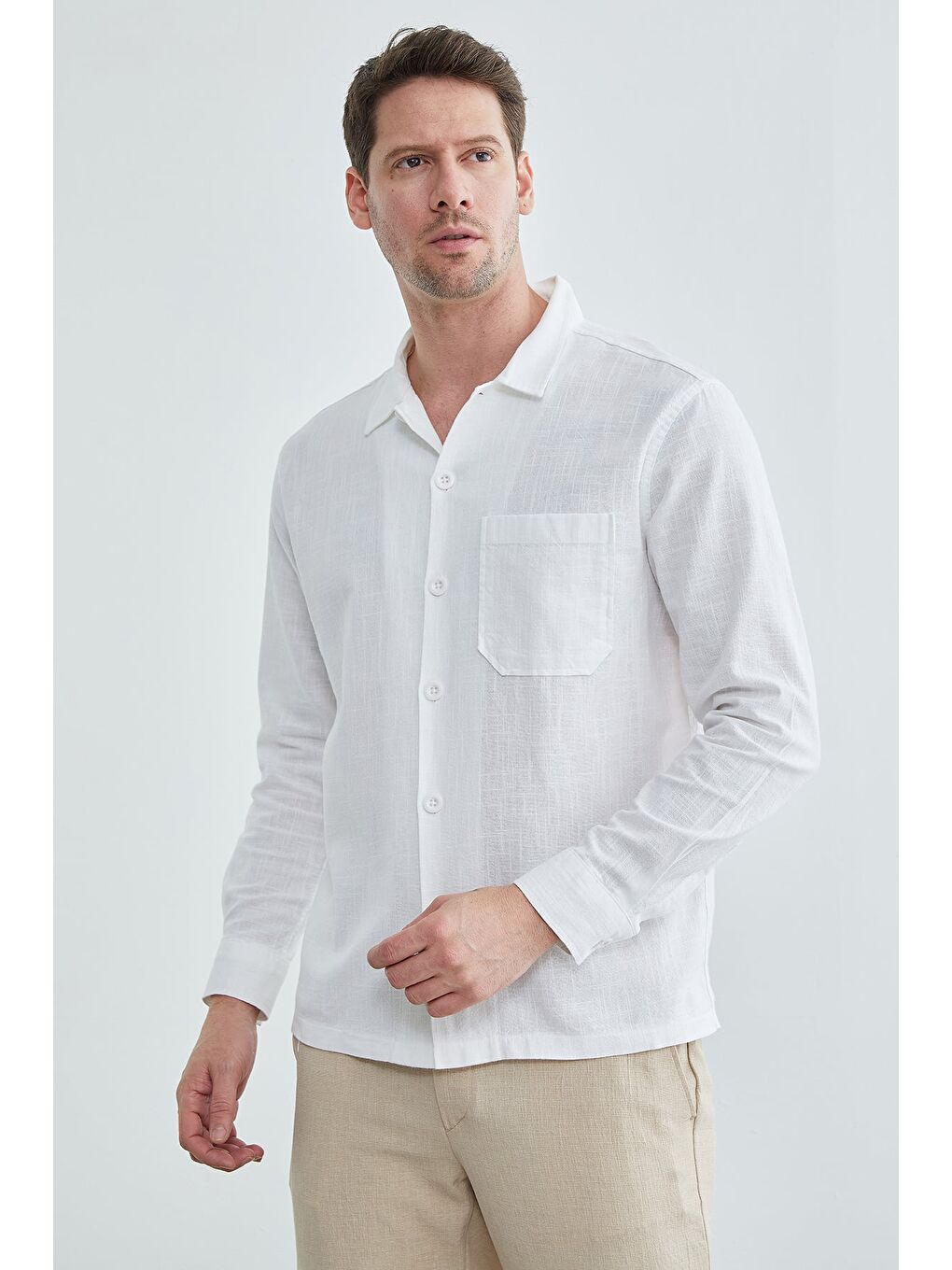 Beyaz Tek Cepli Keten Görünümlü Gömlek-4