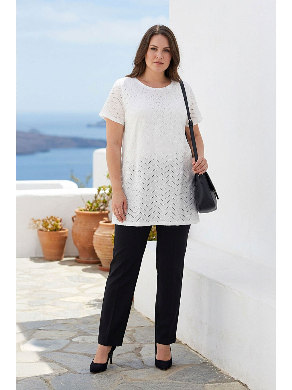 Beyaz Büyük Beden Bisiklet Yaka Kısa Kollu Zikzak Desenli Astarsız Uzun T-shirt 303994-1