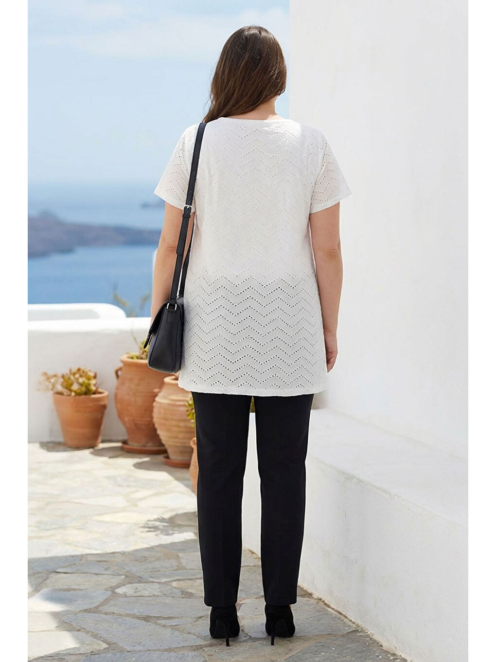 Beyaz Büyük Beden Bisiklet Yaka Kısa Kollu Zikzak Desenli Astarsız Uzun T-shirt 303994-4