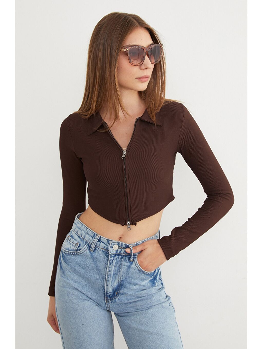 Kahverengi Çift Fermuarlı Polo Yaka Bluz