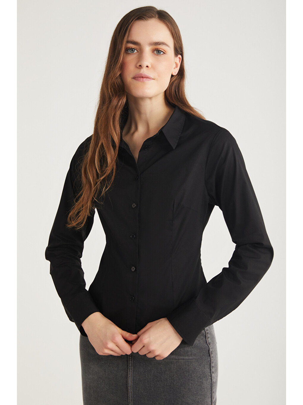 Evangelıne Kadın Slim Fit Dar Kesim Elastanlı Cepsiz Uzun Kollu Poplin Siyah Gömlek-1
