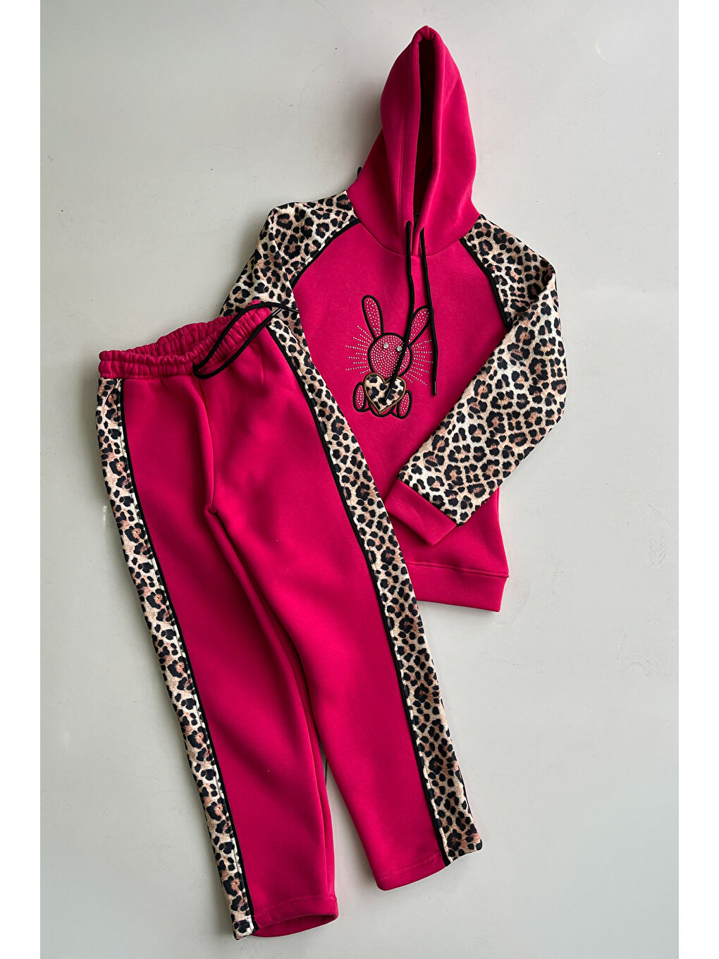 Fuşya Kız Çocuk 3 İplik Alt-Üst Takım Kapüşonlu Rotasyon Desenli Nakış ve Taş Baskılı 12311
