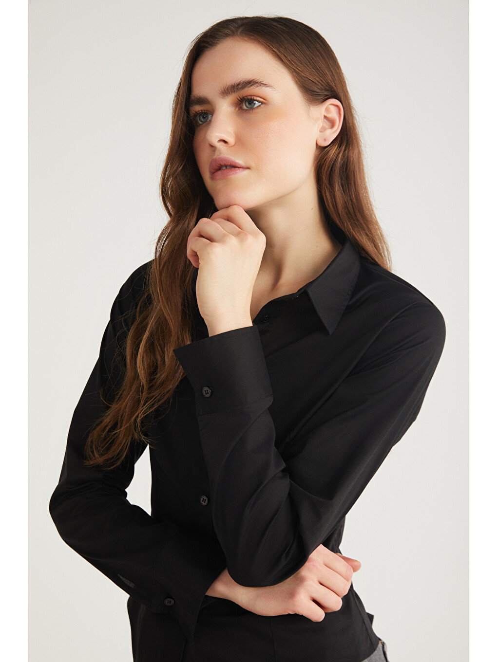 Evangelıne Kadın Slim Fit Dar Kesim Elastanlı Cepsiz Uzun Kollu Poplin Siyah Gömlek-2