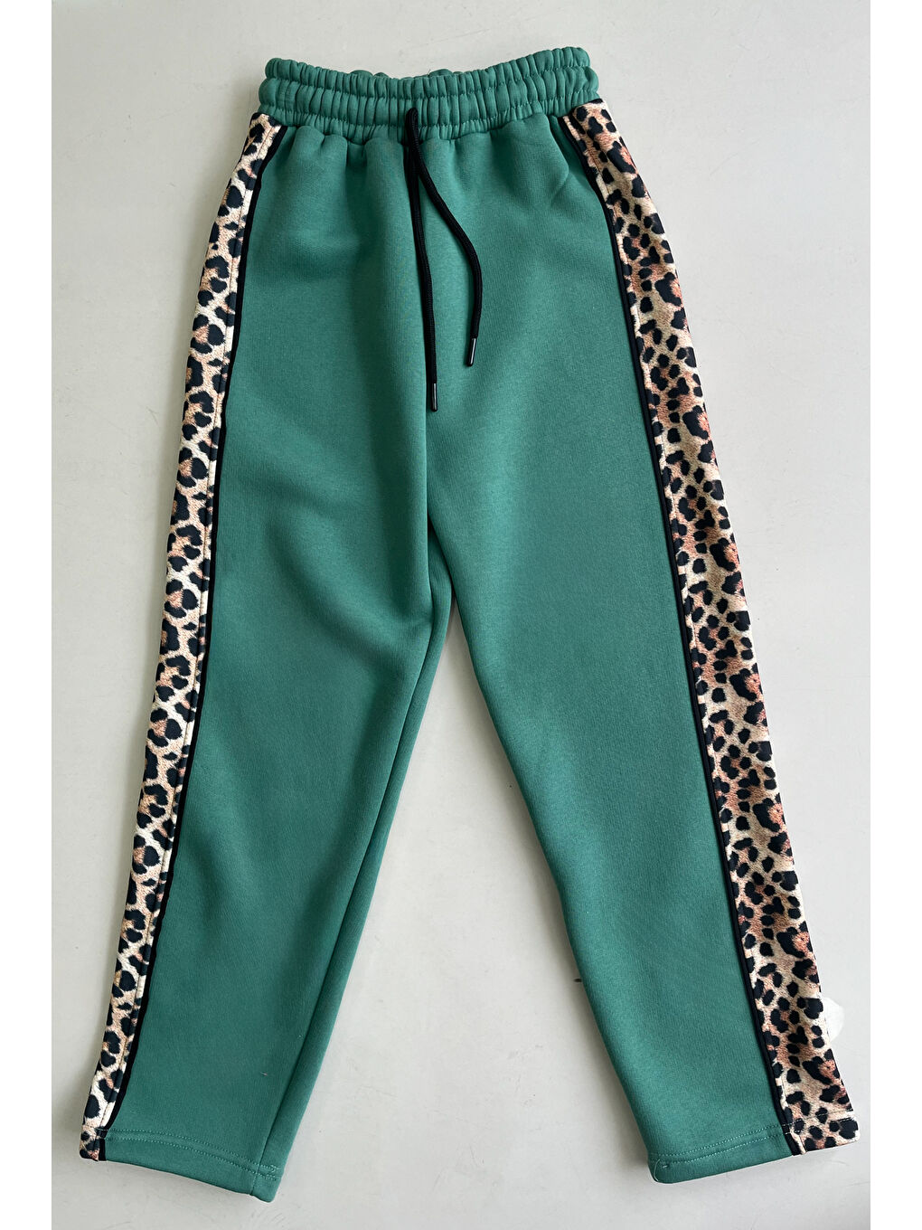 Yeşil Kız Çocuk 3 İplik Alt-Üst Takım Kapüşonlu Rotasyon Desenli Nakış ve Taş Baskılı 12311-2