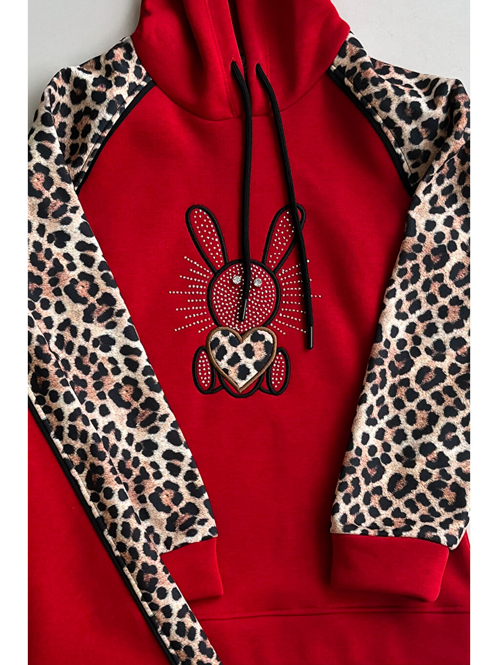 Kırmızı Kız Çocuk 3 İplik Alt-Üst Takım Kapüşonlu Rotasyon Desenli Nakış ve Taş Baskılı 12311-3