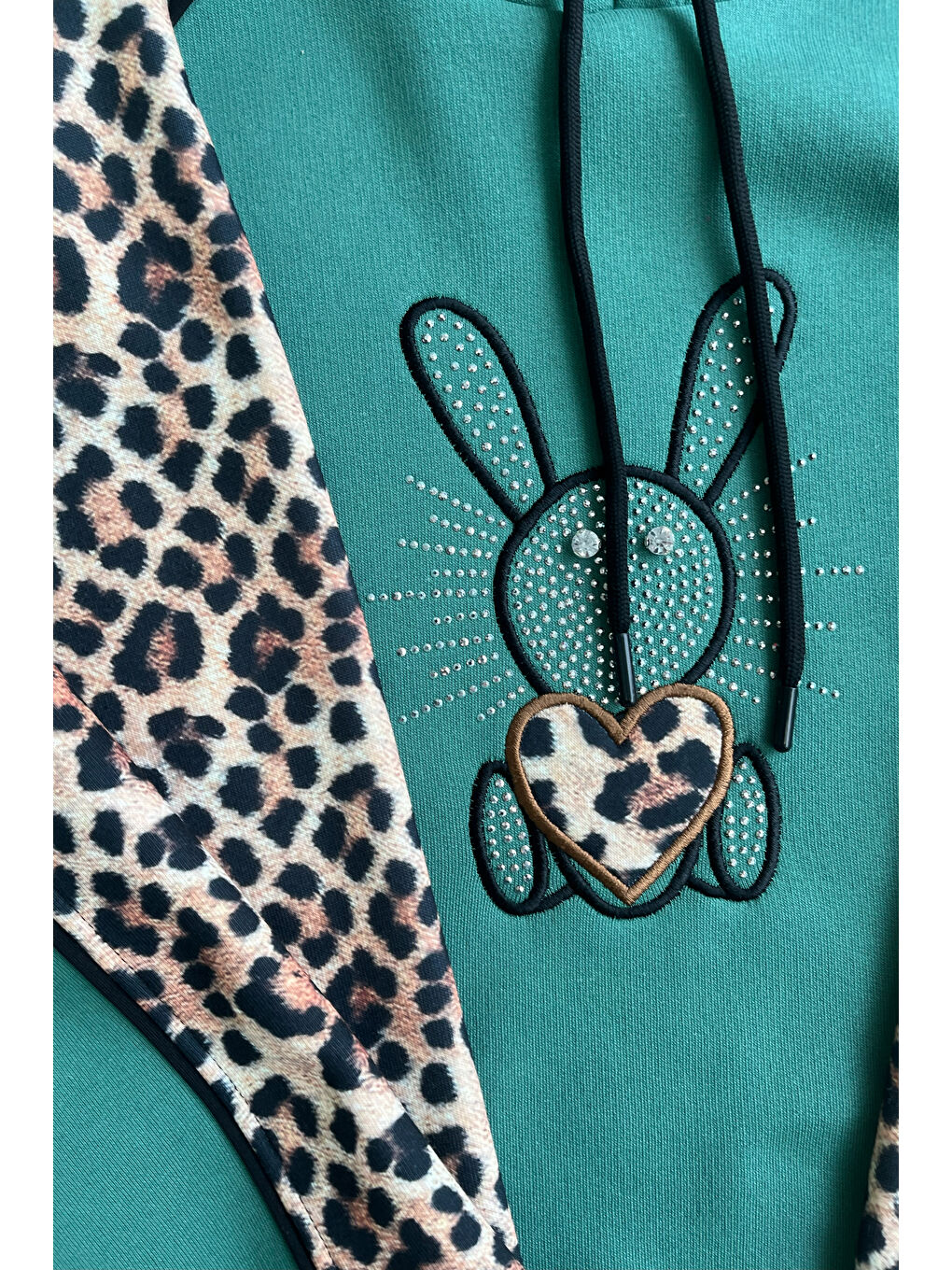 Yeşil Kız Çocuk 3 İplik Alt-Üst Takım Kapüşonlu Rotasyon Desenli Nakış ve Taş Baskılı 12311-3