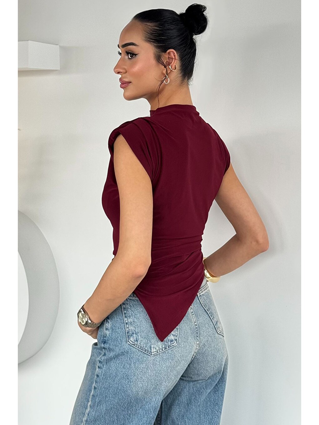 Bordo Kadın Omuz Vatkalı Drapeli Asimetrik Kesim Bluz-3