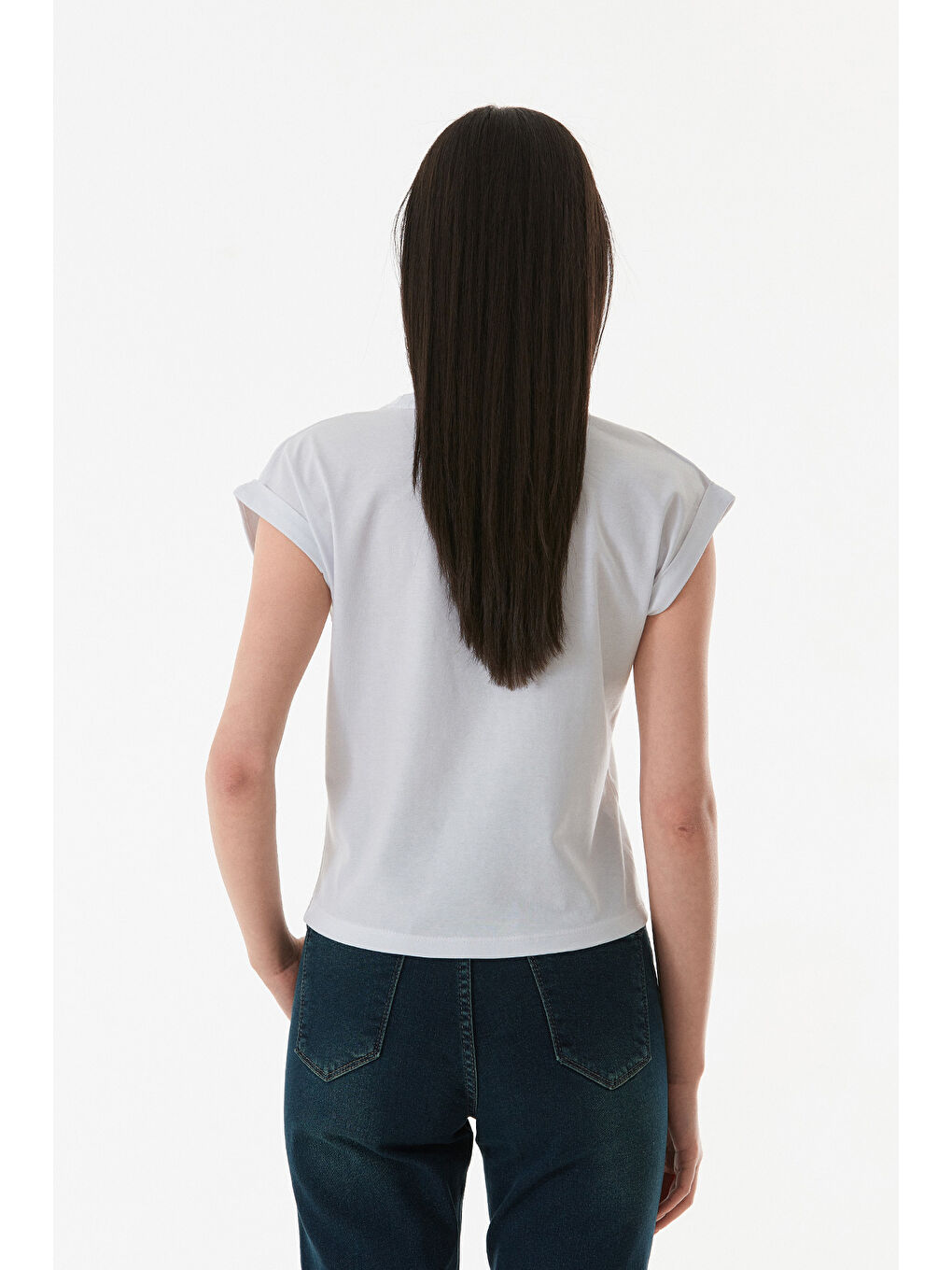 Beyaz B Harf Nakışlı Tişört-3