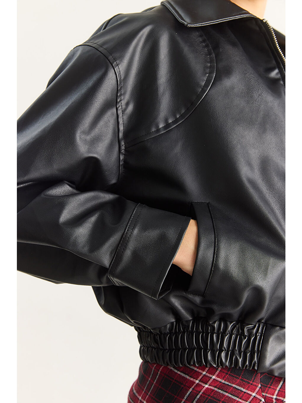 Siyah Kadın Oversize Belli Lastikli Suni Deri Bomber Ceket-5