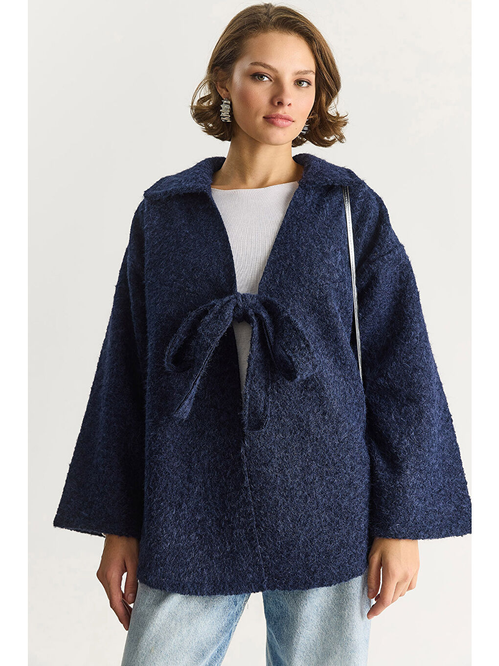 İndigo Kadın Gömlek Yaka Bağlama Detaylı Kırçıllı Kaşe Kaban