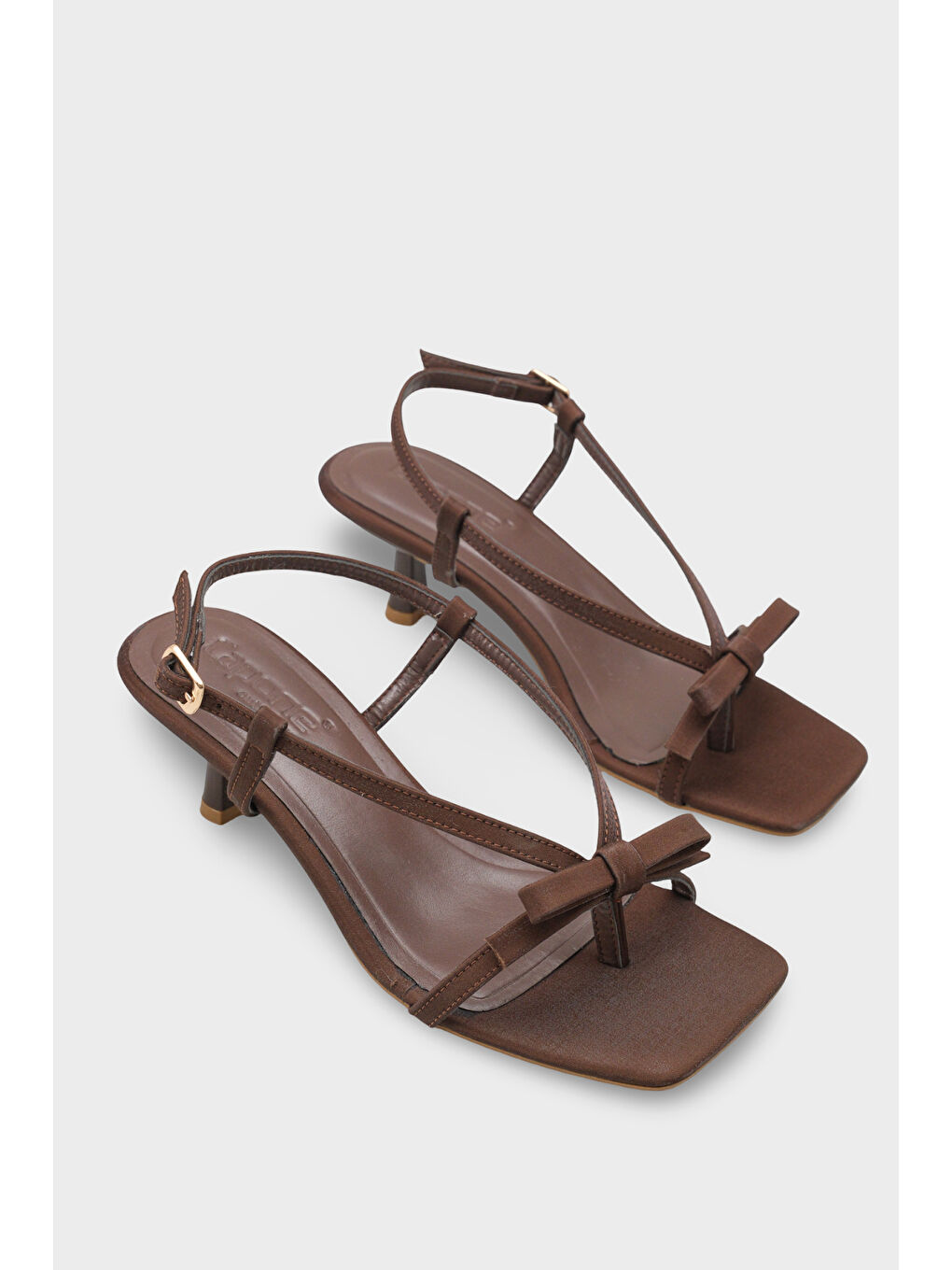 Kahverengi Lacey Saten Orta Topuklu Küt Burunlu Kadın Sandalet-1