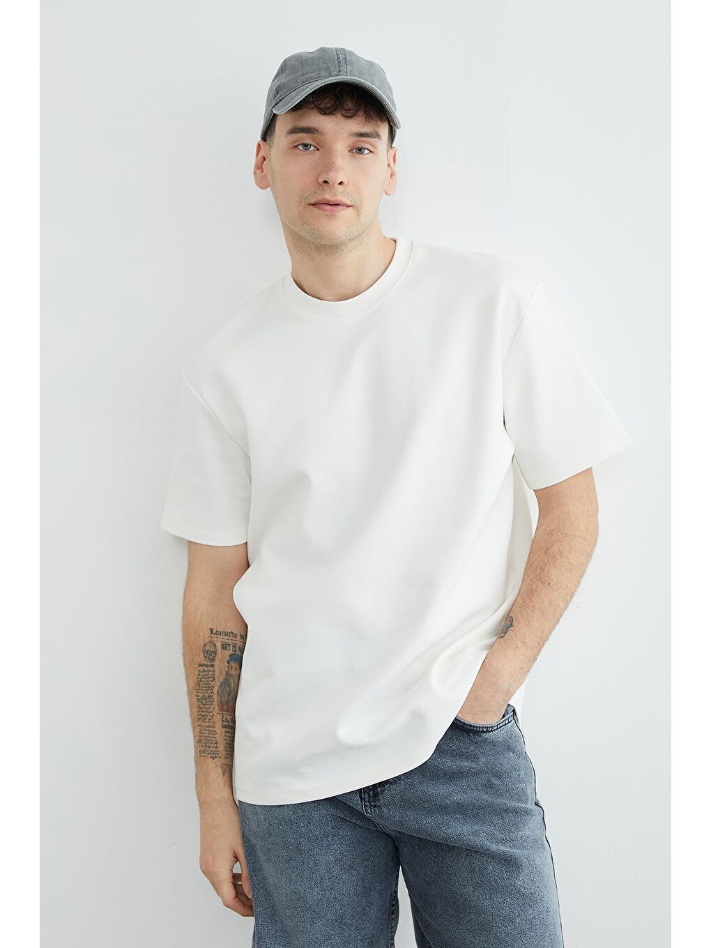 Ekru Basic Bisiklet Yaka İnterlok Tişört