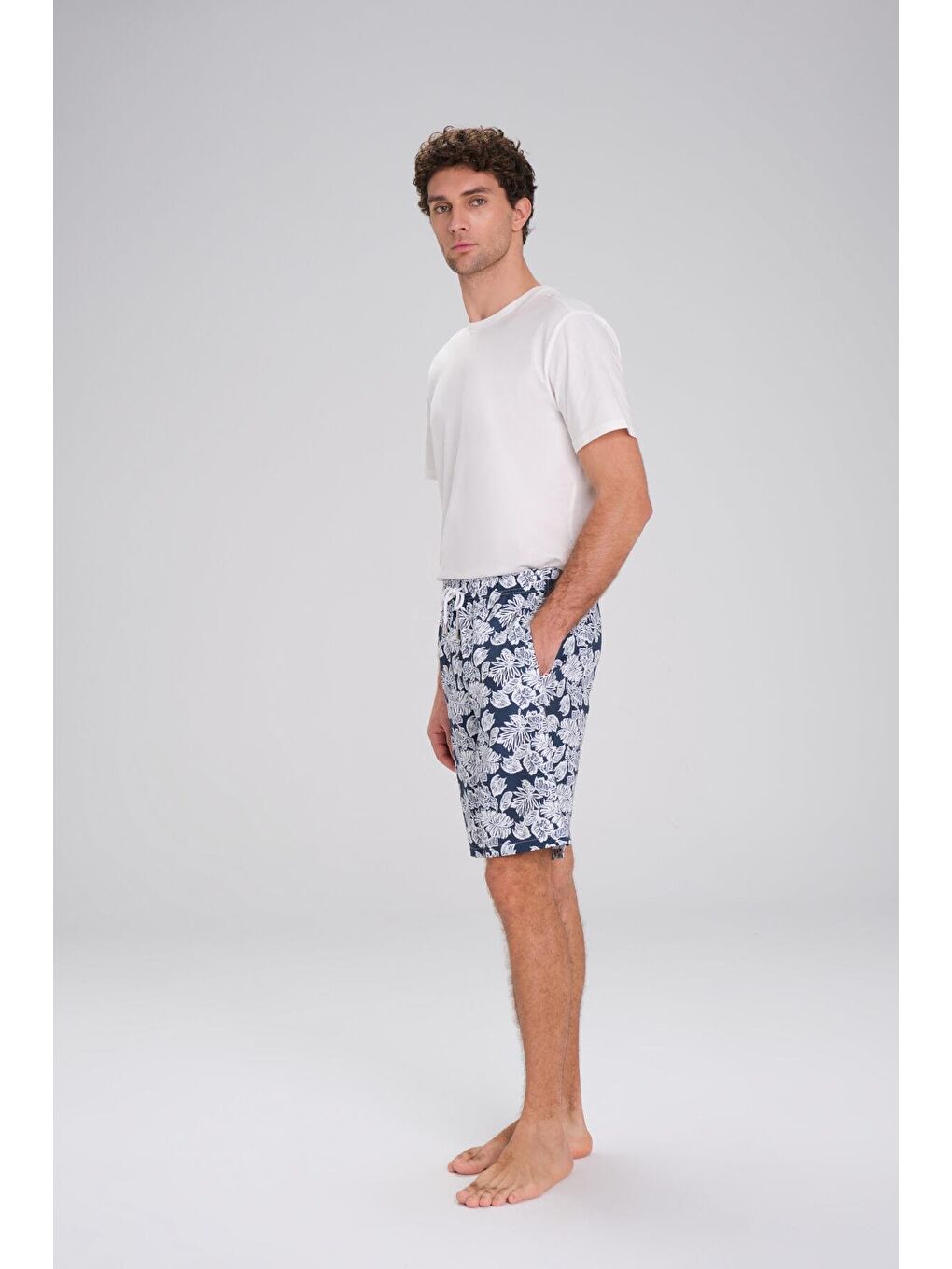 Desenli Lacivert Beyaz Kısa Erkek Havuz Ve Deniz Şortu 2429-3