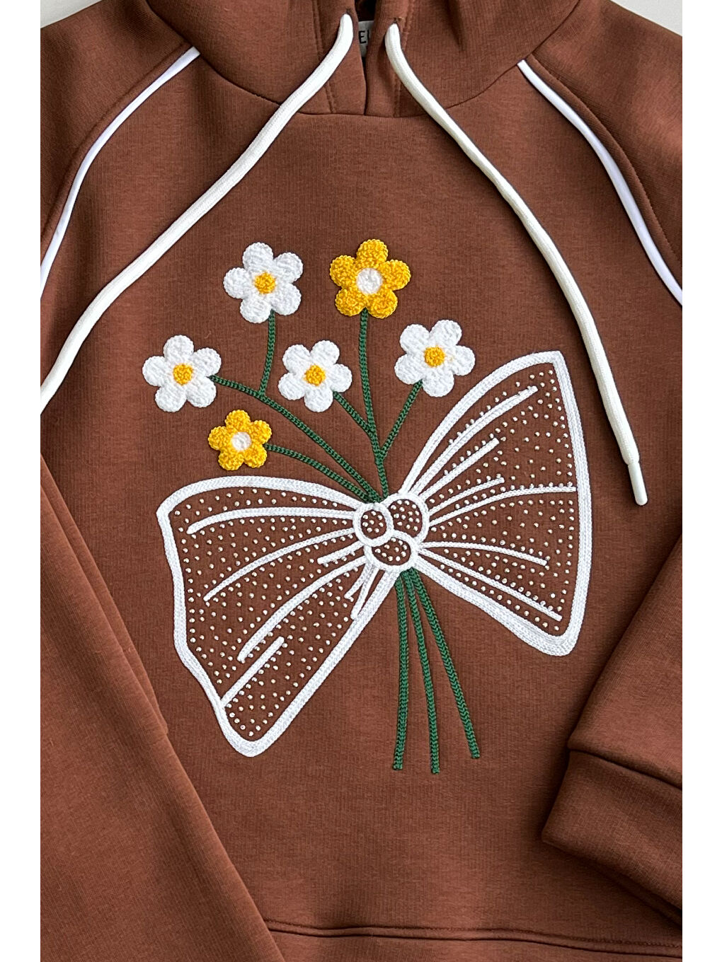 Kahverengi Kız Çocuk 3 iplik Kapüşonlu Nakış ve Taş Baskılı Paça Sıkma Aparatlı Alt-Üst Takım 12310-3