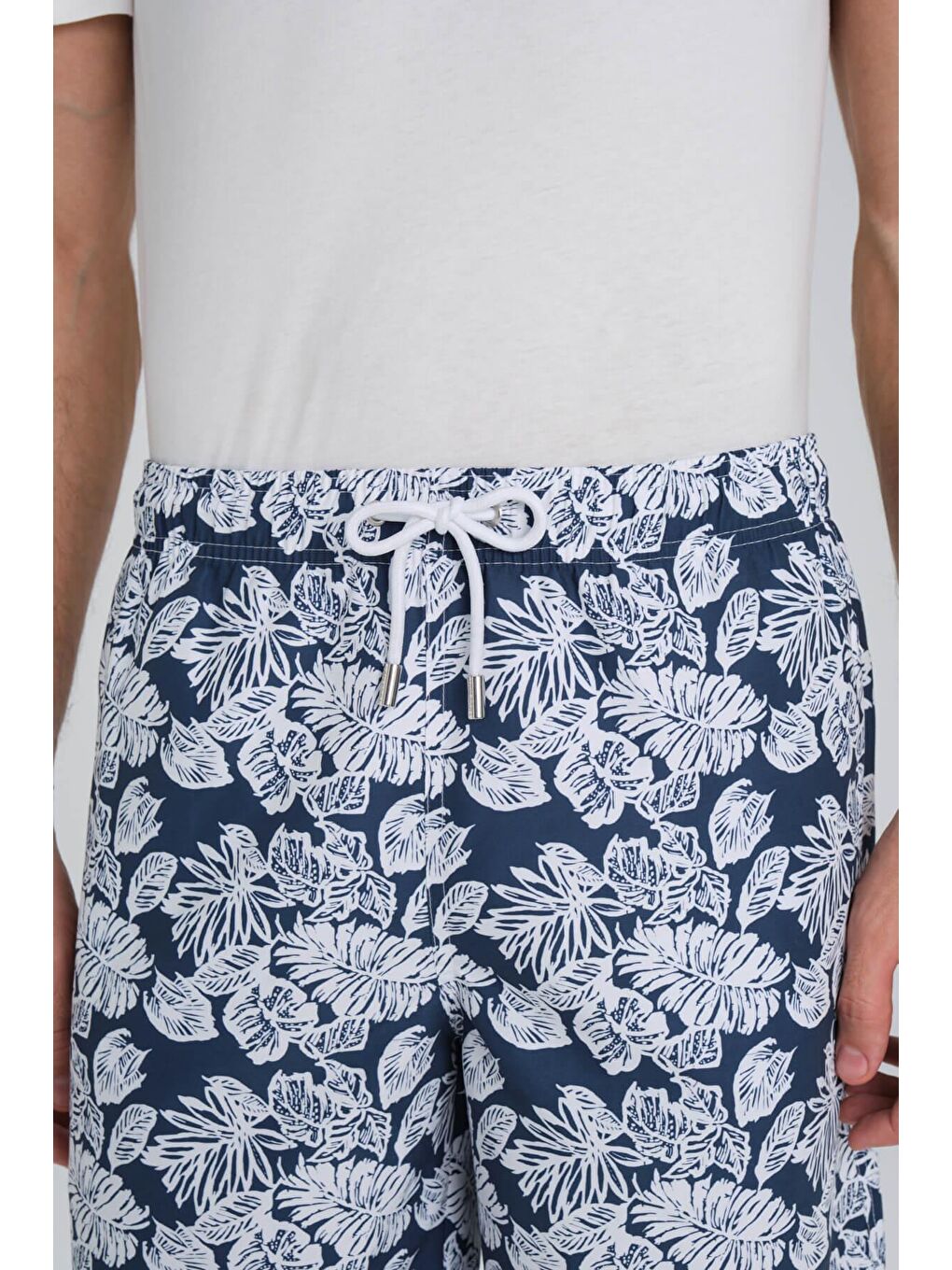 Desenli Lacivert Beyaz Kısa Erkek Havuz Ve Deniz Şortu 2429-4