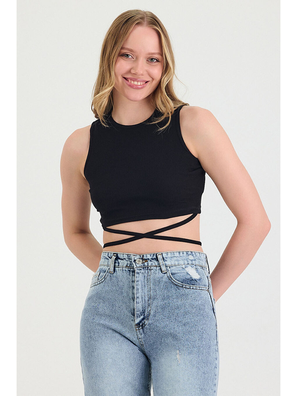 Kadın Belden Bağlamalı Siyah Crop T-Shirt-1