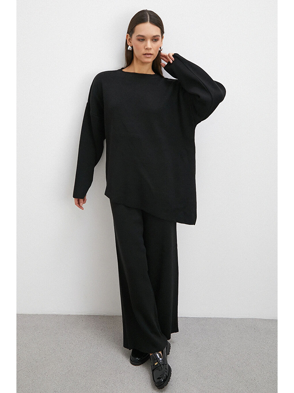 Eteği Çapraz Pantolonlu Bisiklet Yaka Takım Siyah-2