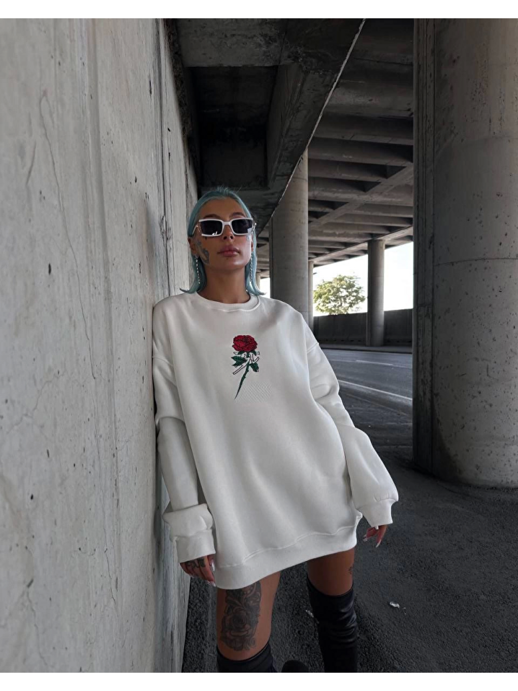Oversize Üç İplik Bisiklet Yaka Baskılı Sweatshirt - Beyaz-1