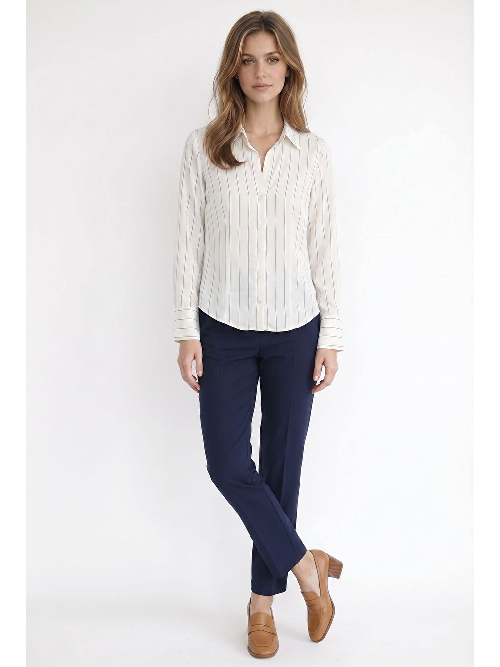 Kadın Slim Fit Dar Kesim Çizgili Viskon Yumuşak Dokulu Uzun Kollu Pensli Ekru Gömlek-1