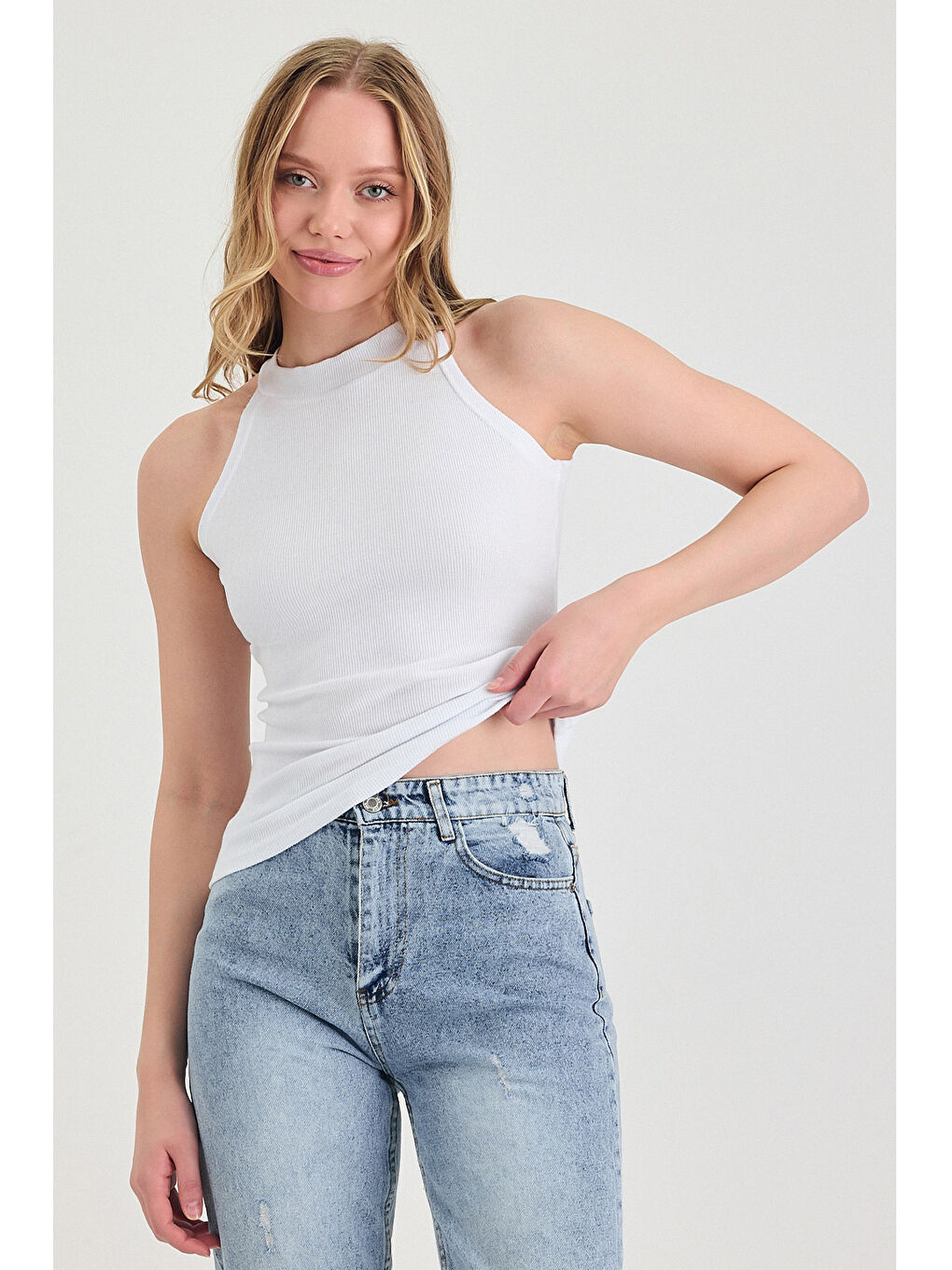 Kadın  Halter Yaka Beyaz Fitilli T-Shirt-1