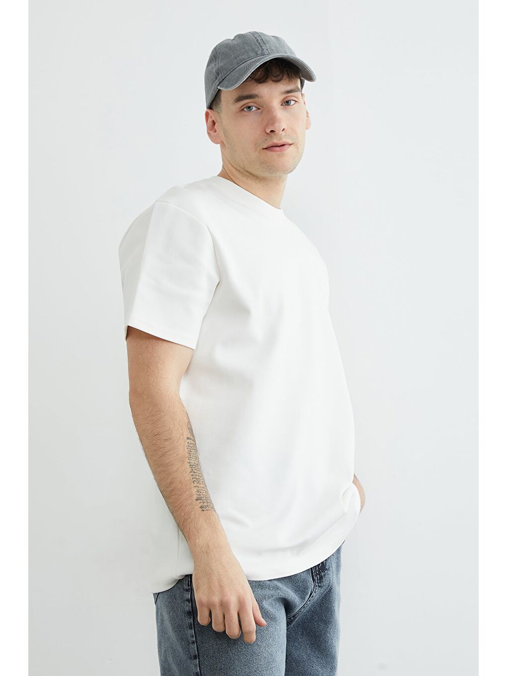 Ekru Basic Bisiklet Yaka İnterlok Tişört-4