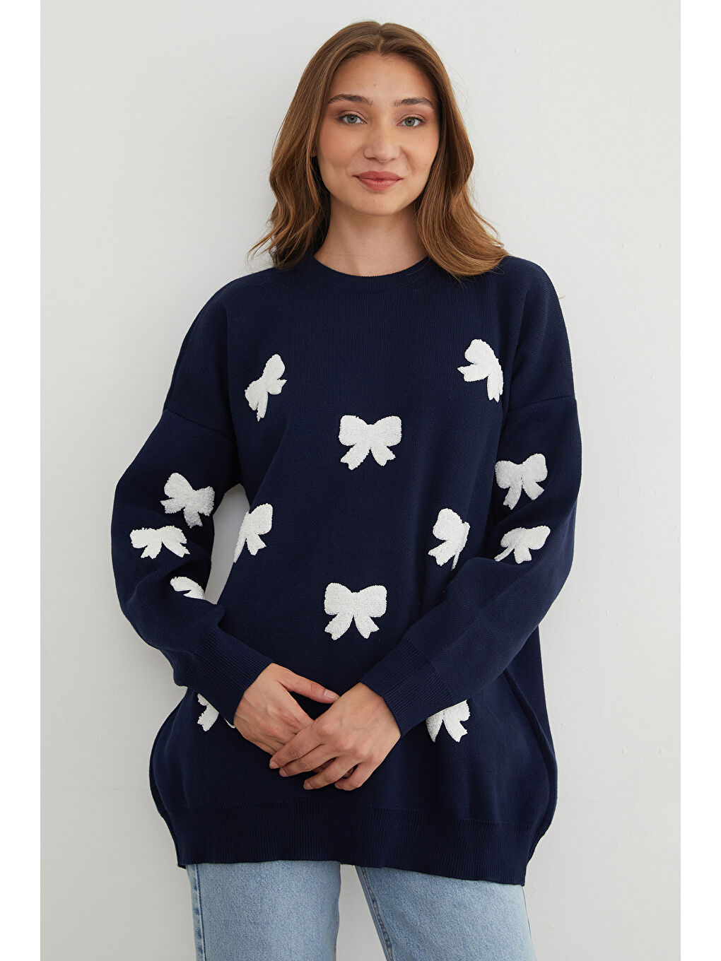 Lacivert Kurdele Nakışlı Bisiklet Yaka Oversize Triko Kazak-1