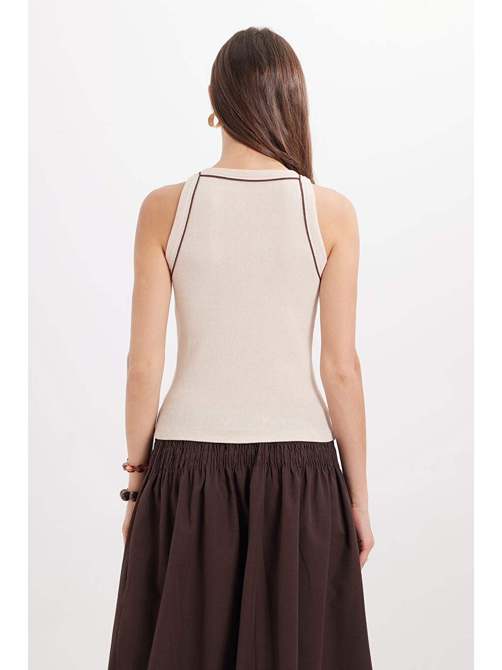 Kadın Slim Fit Dar Kesim Pamuklu Askılı Bisiklet Yaka Biyeli Bej Crop Atlet-6