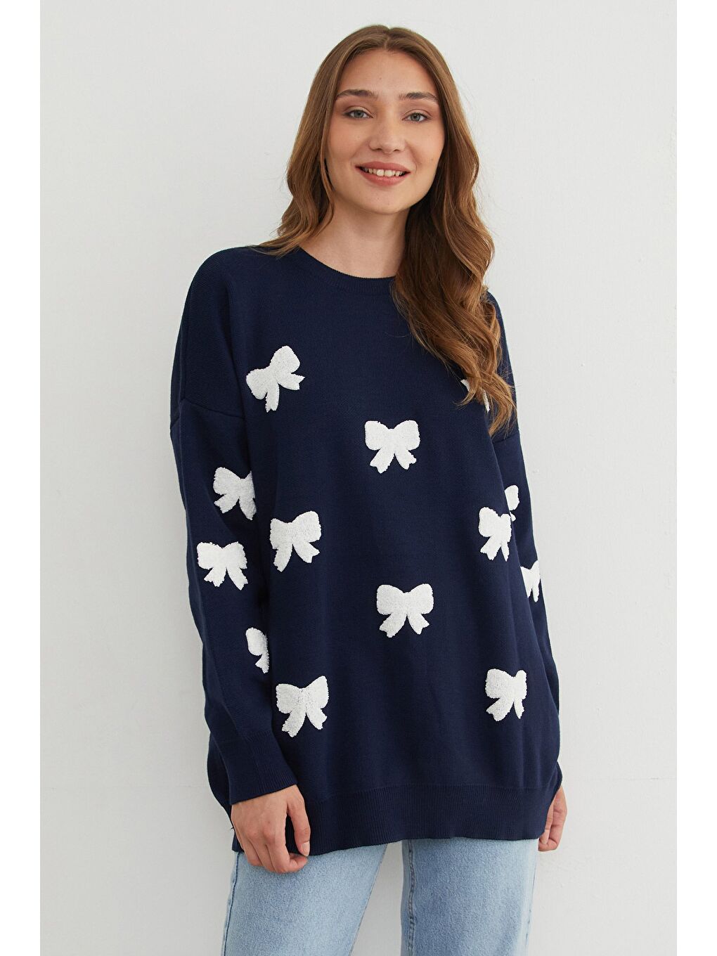 Lacivert Kurdele Nakışlı Bisiklet Yaka Oversize Triko Kazak-3