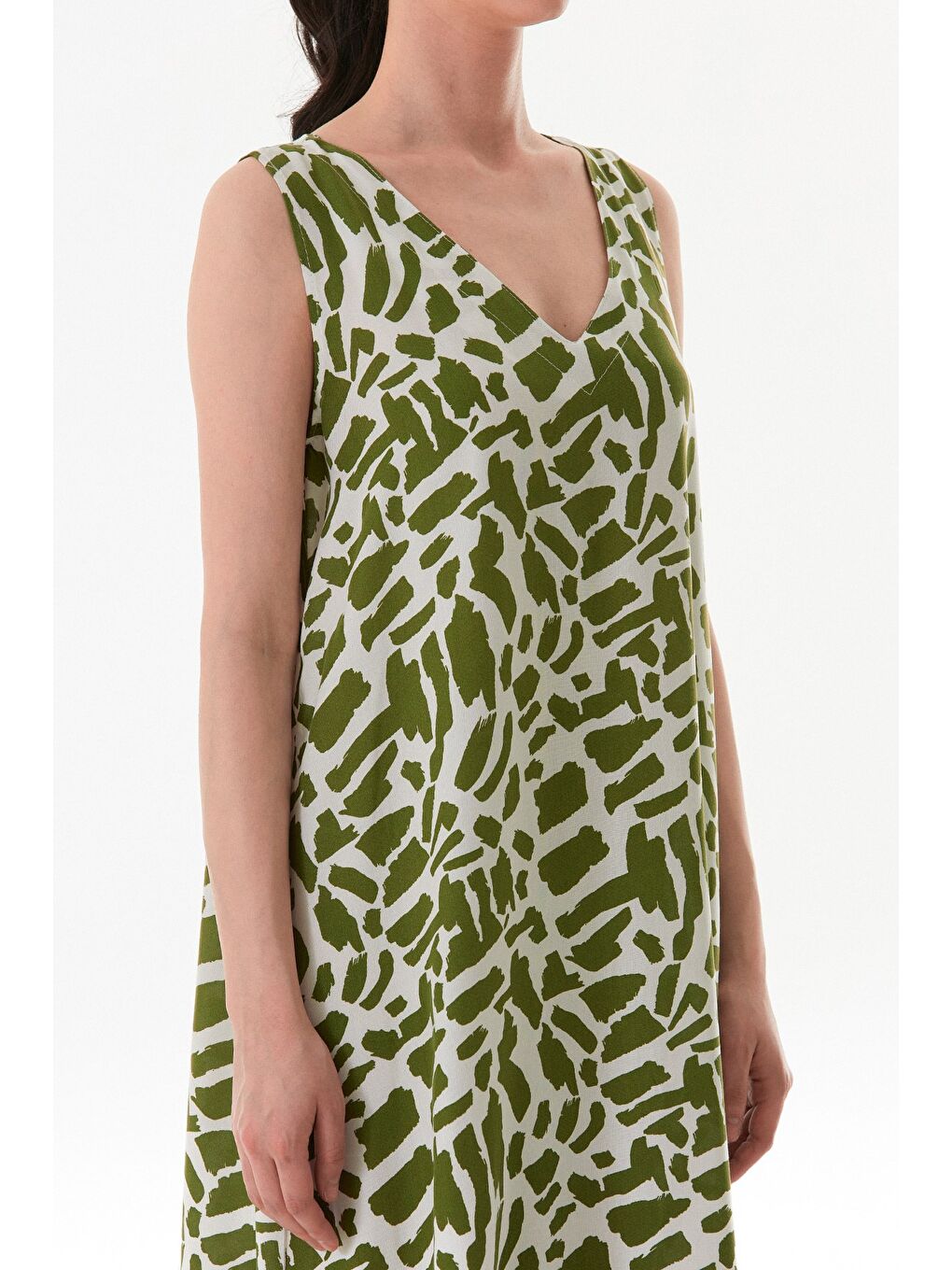 Yeşil Desenli V Yaka Eteği Fırfırlı Elbise-4