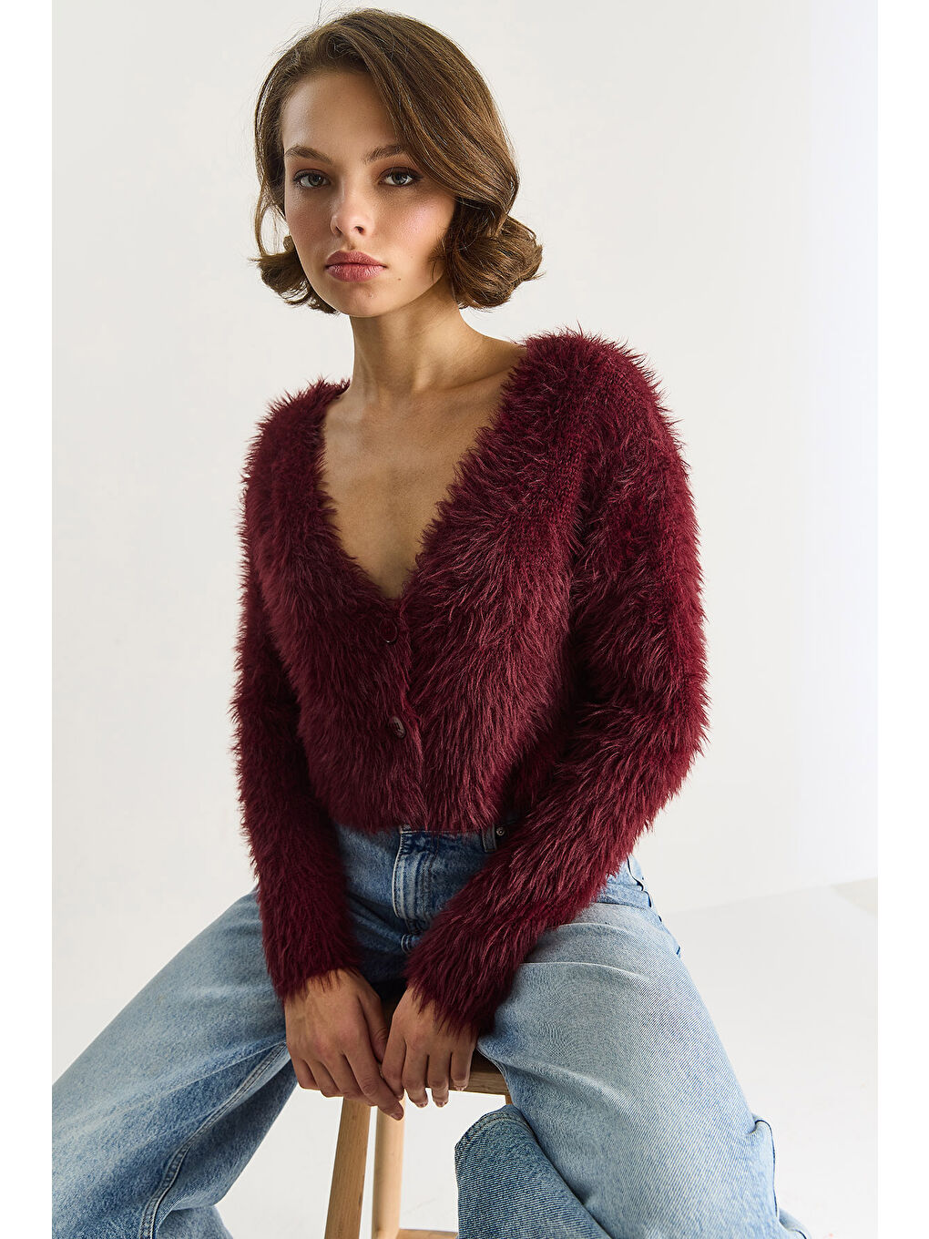 Bordo Kadın V Yaka Düğmeli Yumoş Sakallı Triko Hırka-1