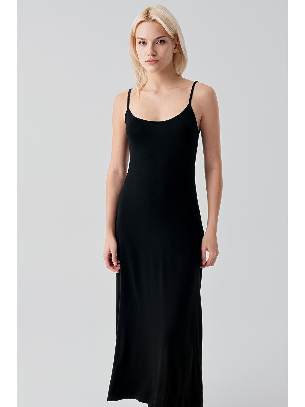 Siyah Askılı Uzun Basic Rahat Günlük Elastanlı Esnek Viskoz Soft Elbise 19111-1