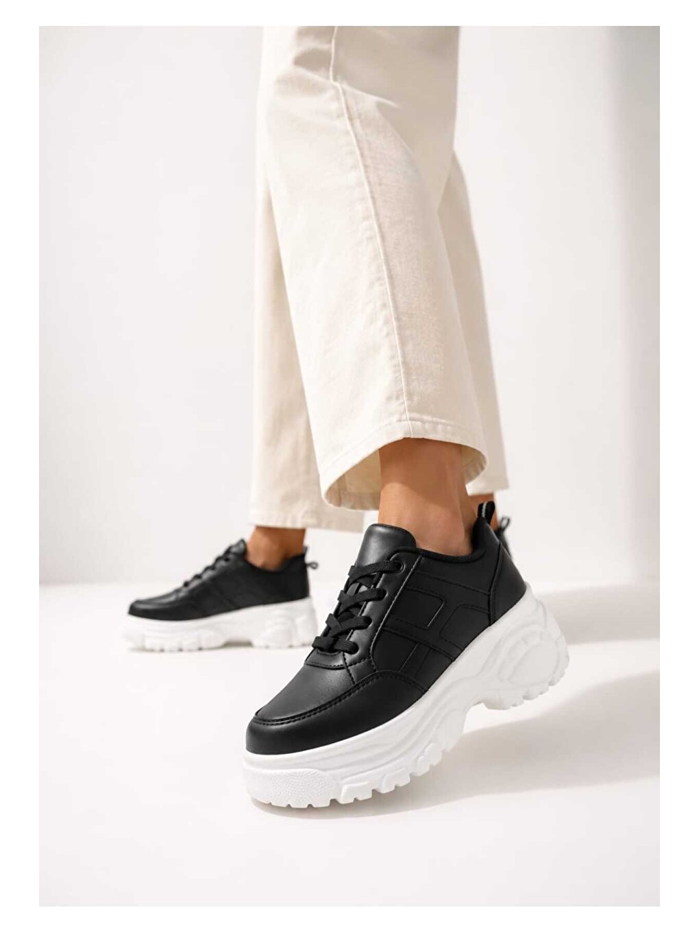 Siyah Kadın Günlük Kullanım, 6 Cm Yükseltilmiş Tabanlı, Bağcıklı, Spor Sneakers