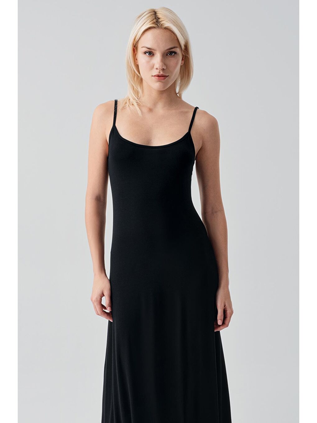 Siyah Askılı Uzun Basic Rahat Günlük Elastanlı Esnek Viskoz Soft Elbise 19111-2