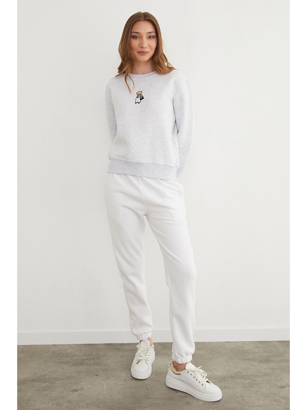 Gri 3 İplik Ayıcık Nakışlı Bisiklet Yaka Sweatshirt-2