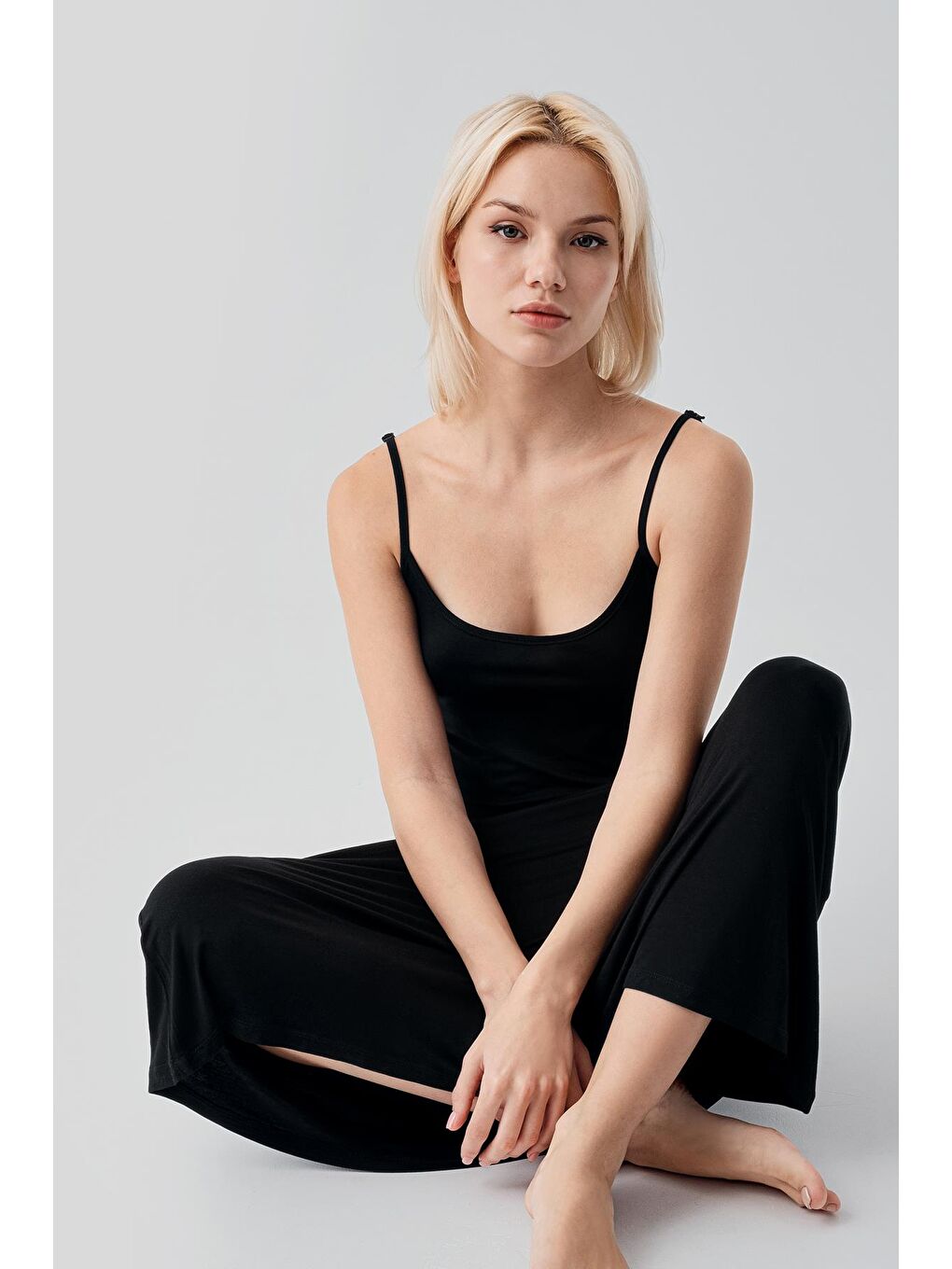 Siyah Askılı Uzun Basic Rahat Günlük Elastanlı Esnek Viskoz Soft Elbise 19111-3