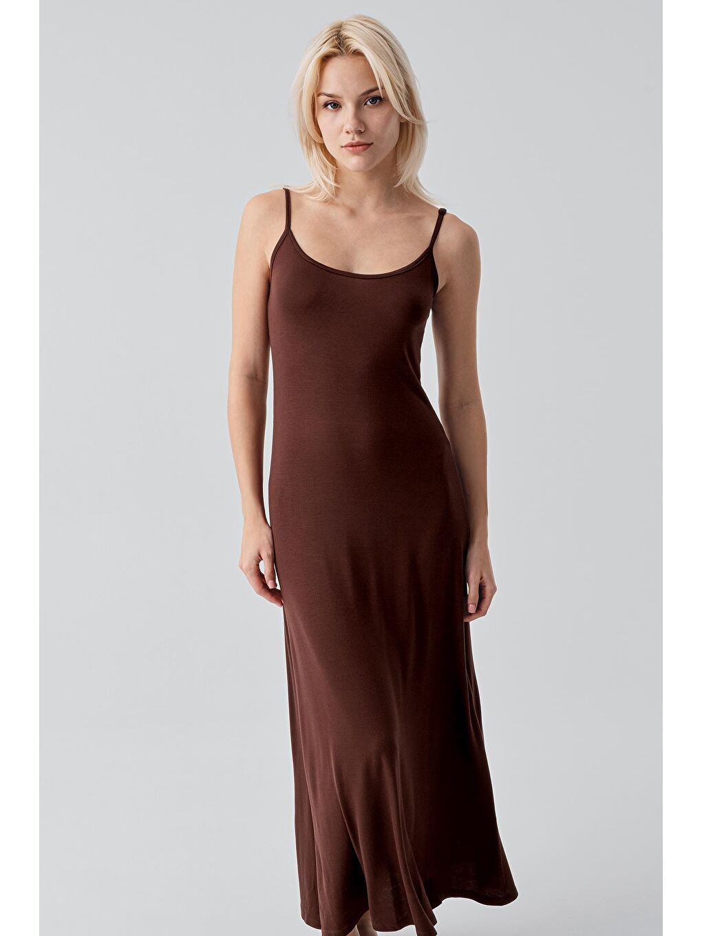 Kahverengi Askılı Uzun Basic Rahat Günlük Elastanlı Esnek Viskoz Soft Elbise 19111-1