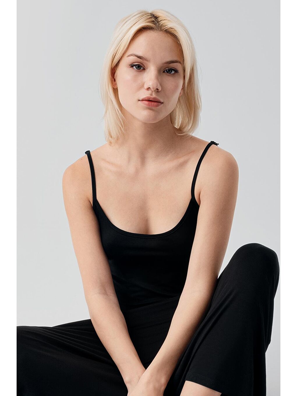 Siyah Askılı Uzun Basic Rahat Günlük Elastanlı Esnek Viskoz Soft Elbise 19111-4